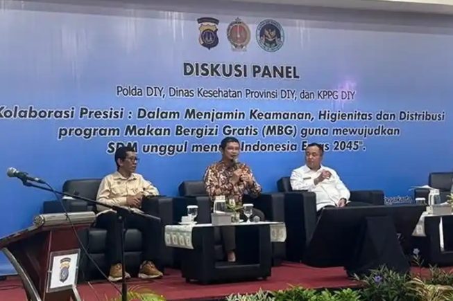 Diskusi-panel-kolaborasi-presisi-dalam-menjamin-keamanan-MBG1